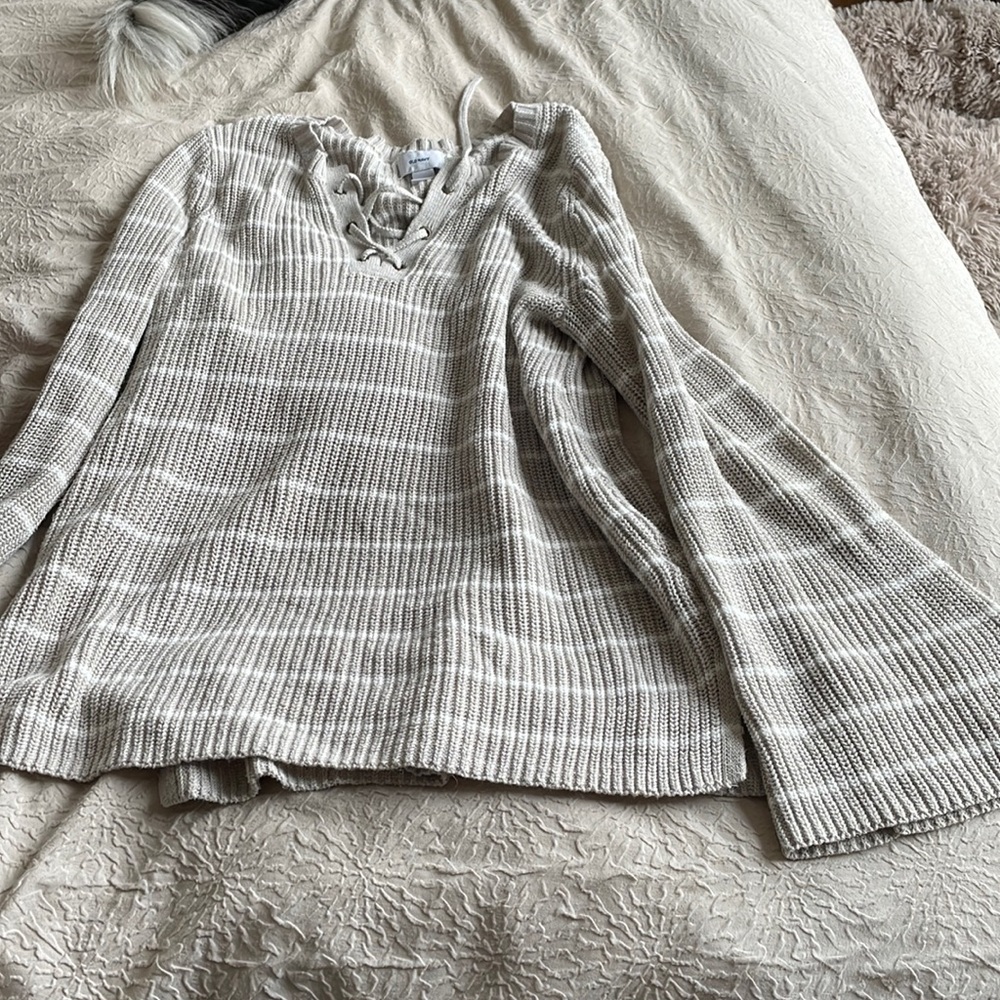 Old navy sweater